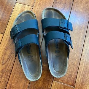 Black Birkenstock’s
